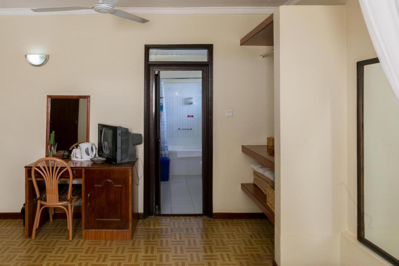 Fahari Gardens Hotel Найроби Екстериор снимка