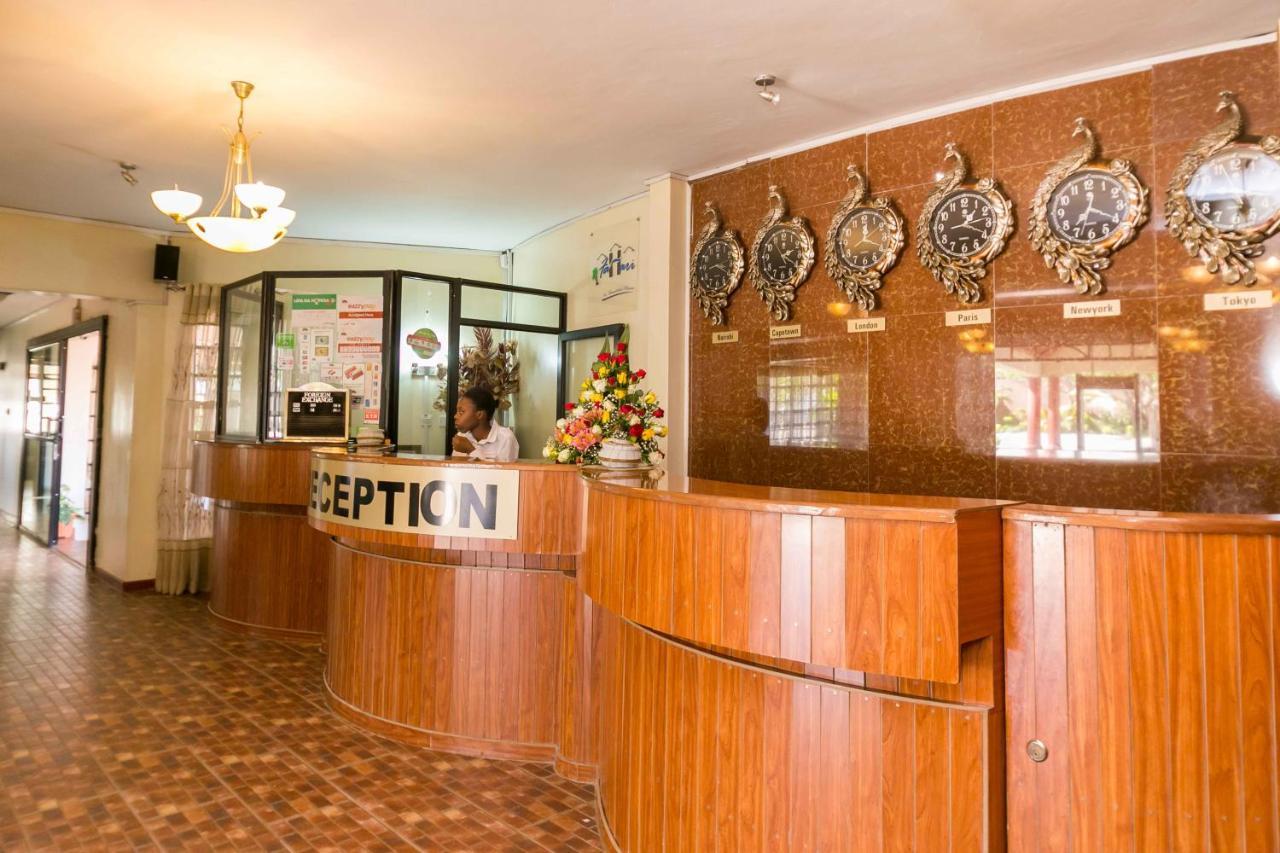 Fahari Gardens Hotel Найроби Екстериор снимка